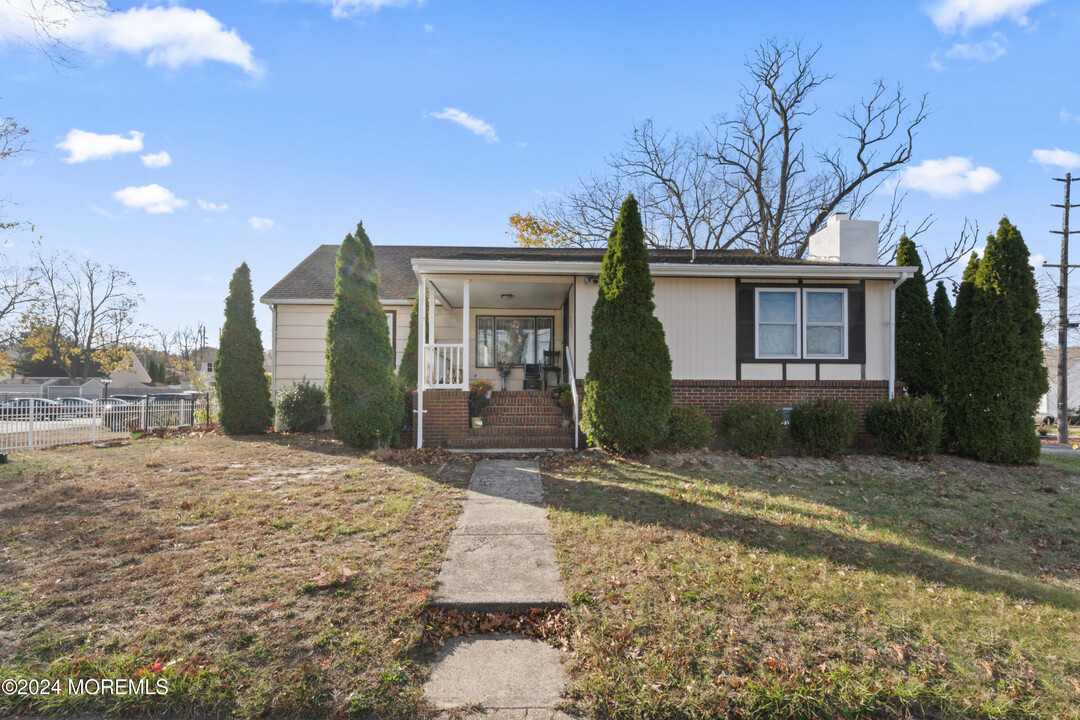 527 Sayre St in Neptune City, NJ - Building Photo