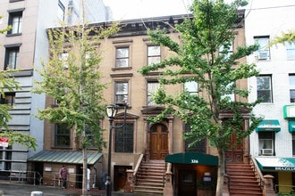 324-326 W 46th St in New York, NY - Building Photo - Building Photo