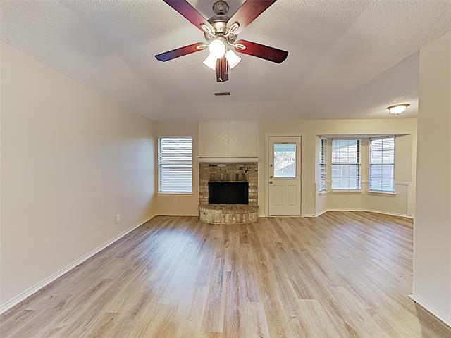 615 Sherman Dr in Mansfield, TX - Building Photo - Building Photo