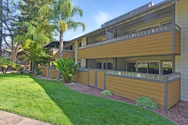 Sharon Grove Apartments in Menlo Park, CA - Foto de edificio - Building Photo