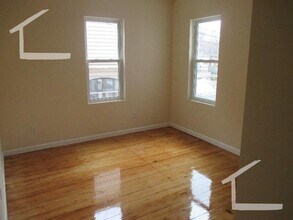 5 Smythe St in Brookline, MA - Foto de edificio - Building Photo