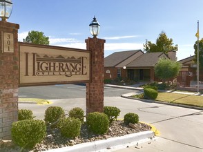 High Range Village in Las Cruces, NM - Foto de edificio - Building Photo