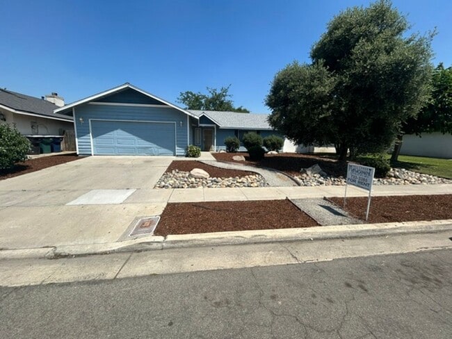 property at 1136 W Damron Ave
