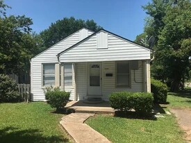 6102 Live Oak St in Greenville, TX - Building Photo