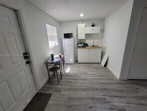 4201 SW 32nd Dr in West Park, FL - Building Photo - Building Photo