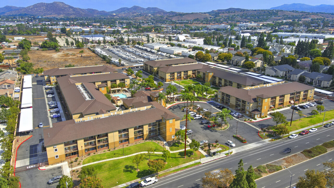 River Run in Corona, CA - Building Photo