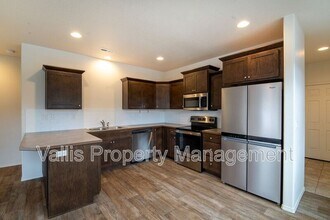 4850 Heathwood St NE in Salem, OR - Building Photo - Building Photo