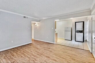 3262 Wyoming St in Baton Rouge, LA - Foto de edificio - Building Photo