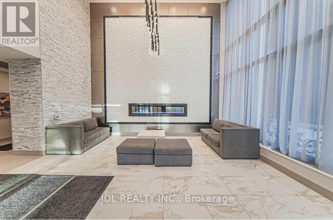 36 Forest Manor Rd in Toronto, ON - Building Photo - Building Photo