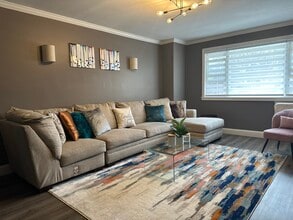 37 Paerdegat 6th St, Unit 37 Paerdegat 6th St unit 1 in Brooklyn, NY - Foto de edificio - Building Photo