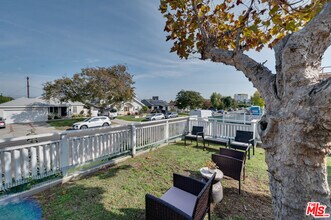 8305 Colegio Dr in Los Angeles, CA - Building Photo - Building Photo