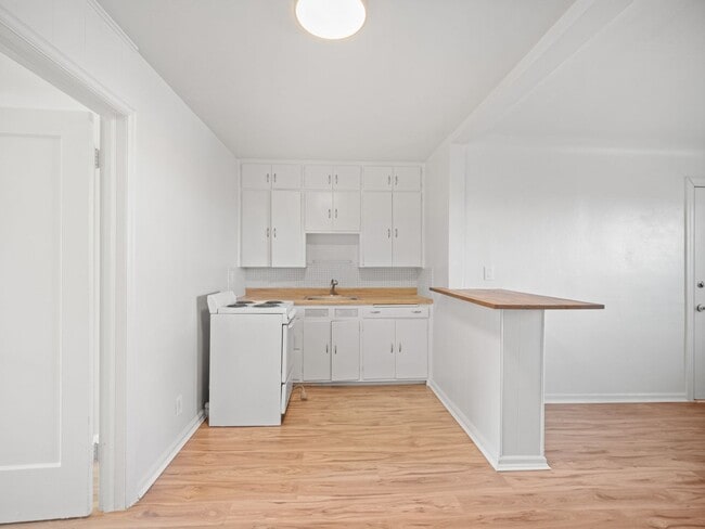 property at 1505 W 6th Ave