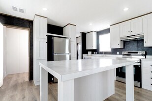 750 Silent Valley Rd in Lockhart, TX - Building Photo