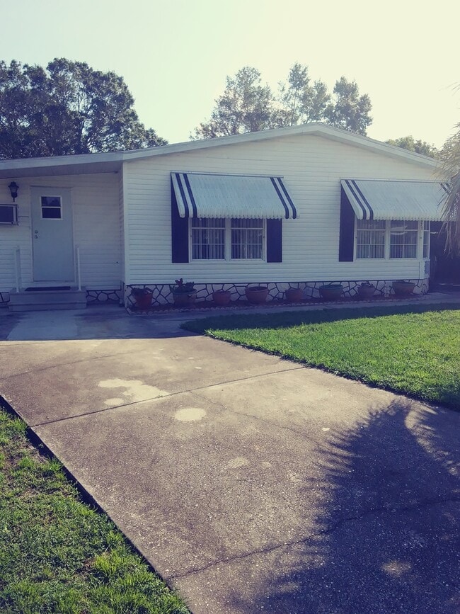 1971 Crystal Ln in St. Cloud, FL - Building Photo - Building Photo