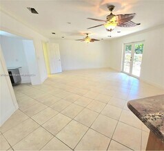 7600 SW 19th Terrace in Miami, FL - Foto de edificio - Building Photo