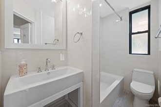 136-5 Sanford Ave in Queens, NY - Building Photo - Building Photo