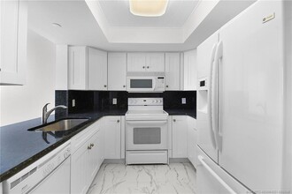 8750 S Ocean Dr in Jensen Beach, FL - Building Photo - Building Photo