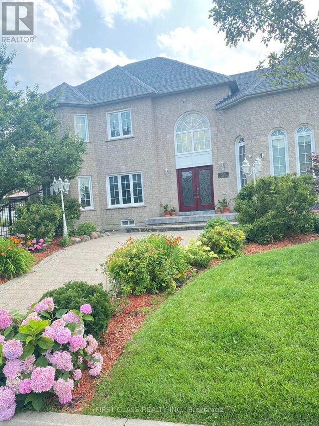 158 Mountcharles Crescent in Vaughan, ON - Building Photo - Building Photo