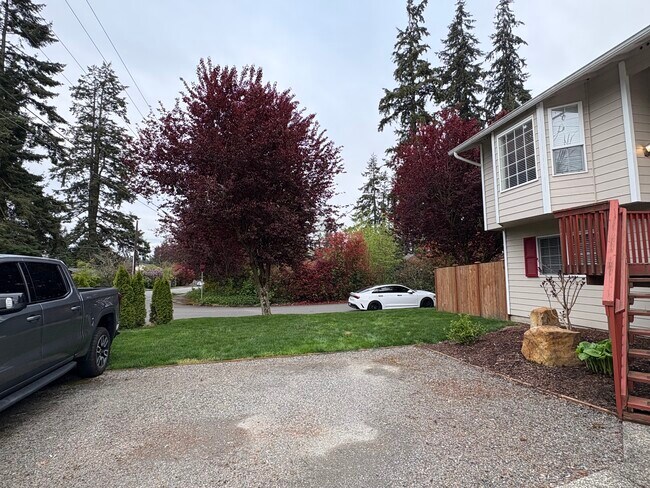 15810 56th Ave W in Edmonds, WA - Building Photo - Building Photo
