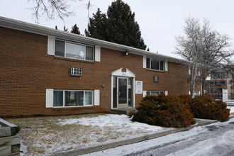 The Arlington Apartments in Greeley, CO - Building Photo - Building Photo