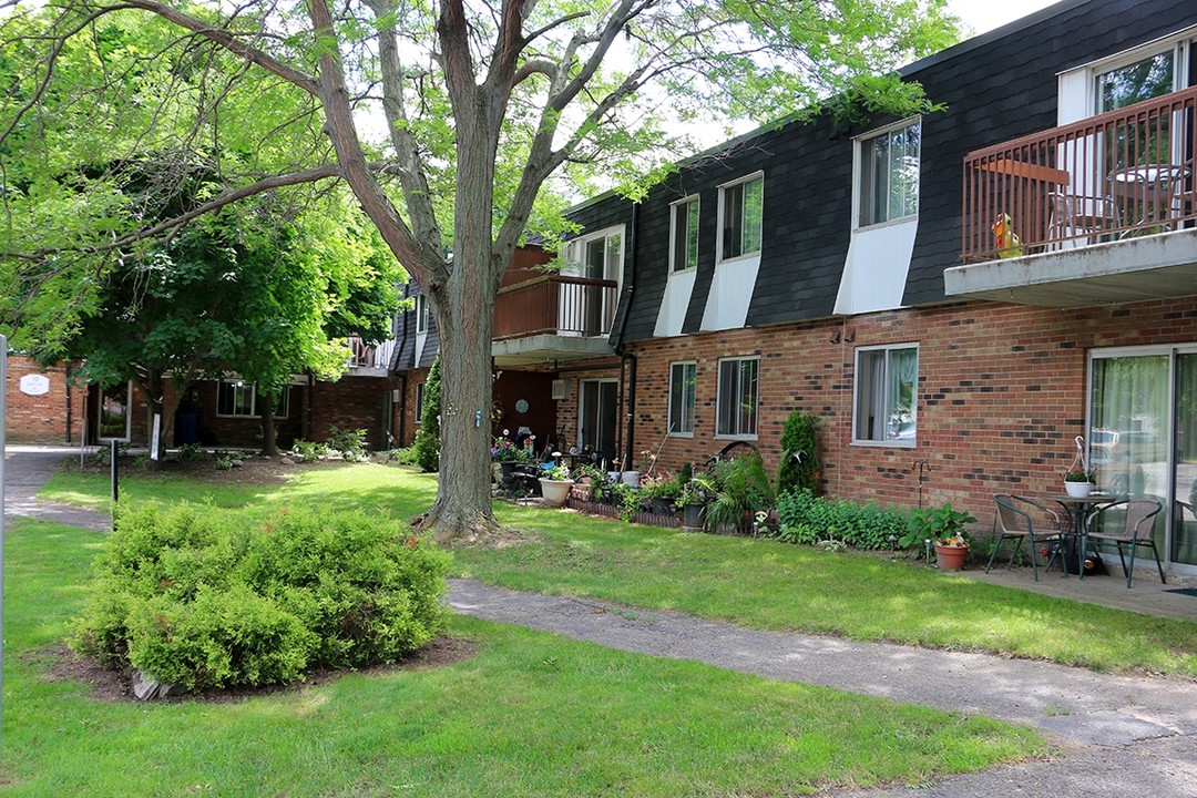 James Lane Apartments in Chatham-Kent, ON - Building Photo