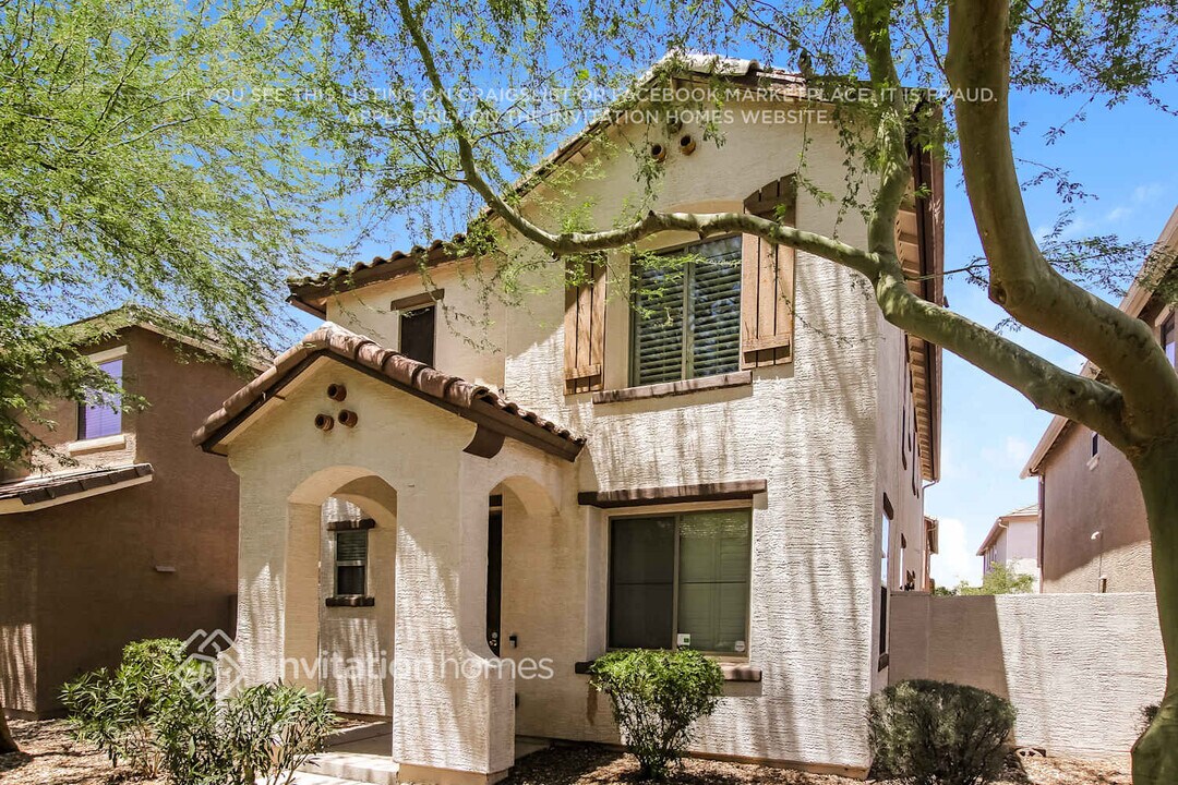 6825 S 7th Ln in Phoenix, AZ - Building Photo