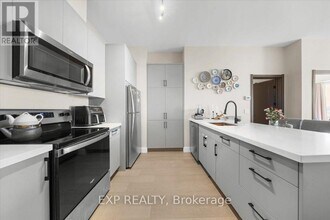 180 Kanata Ave. in Ottawa, ON - Building Photo - Building Photo