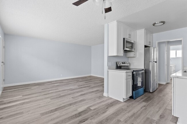 425-441 Gaviota Ave. in Long Beach, CA - Building Photo - Building Photo