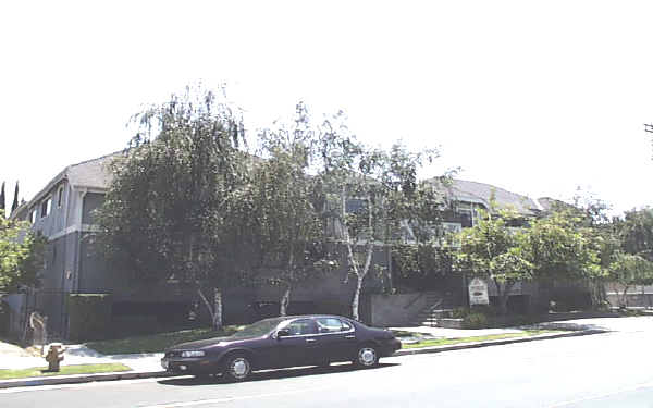 15000 Burbank Blvd in Sherman Oaks, CA - Building Photo - Building Photo