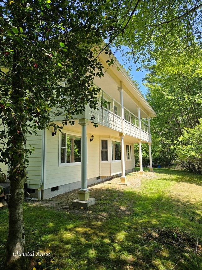 421 E Christian Ln in Shelton, WA - Building Photo - Building Photo