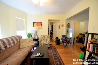 25 Oak Square Ave, Unit 1 in Boston, MA - Foto de edificio - Building Photo