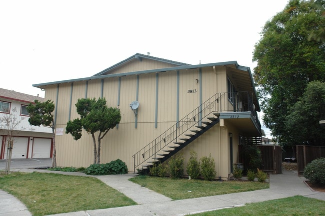 3813 Barker Dr in San Jose, CA - Building Photo - Building Photo