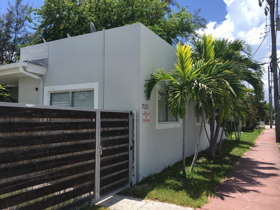 7135 Rue Granville in Miami Beach, FL - Building Photo