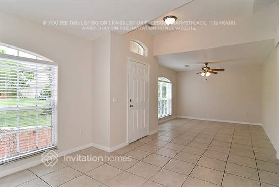1978 SW Monterrey Ln in Port St. Lucie, FL - Foto de edificio - Building Photo