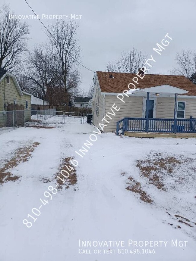 1077 W Bergin Ave in Flint, MI - Building Photo - Building Photo