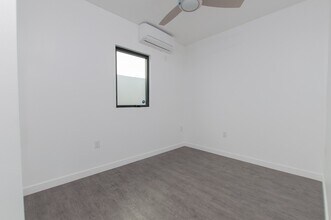 4927 W Adams Blvd in Los Angeles, CA - Building Photo - Building Photo