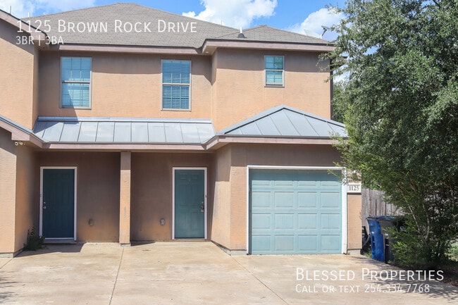 1125 Brown Rock Dr in New Braunfels, TX - Foto de edificio - Building Photo