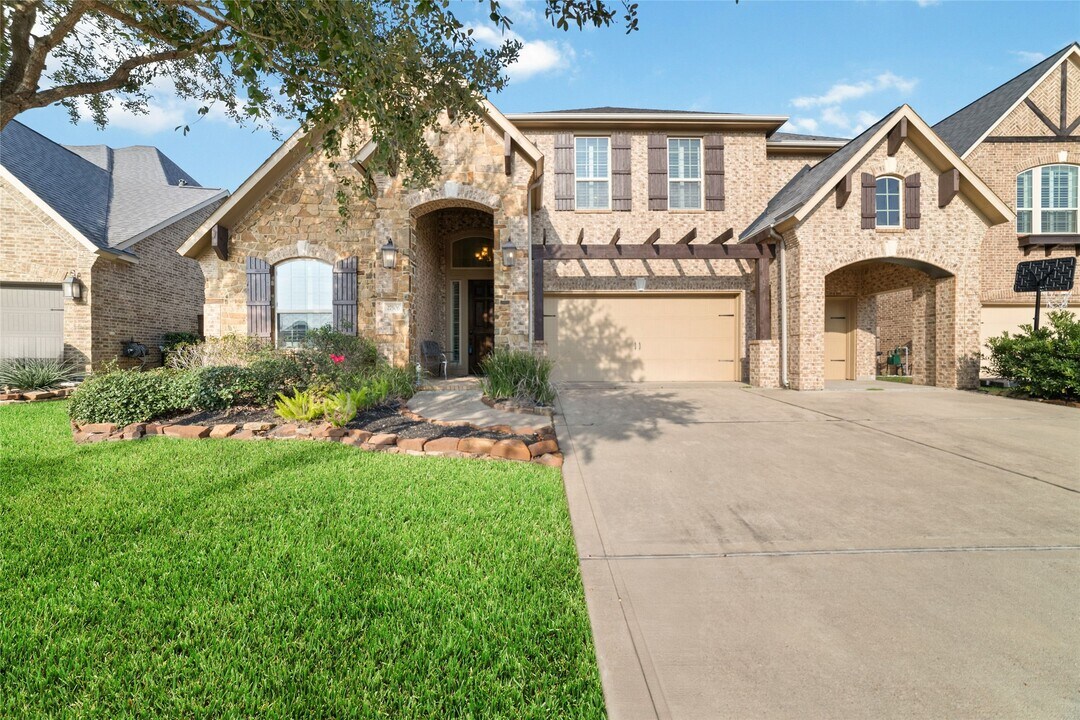 27506 Windcrest Key Ln in Fulshear, TX - Building Photo