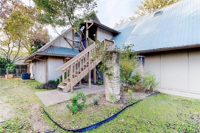 8612 Bowling Green Dr