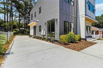 1554 Columbia Cir in Decatur, GA - Building Photo - Building Photo