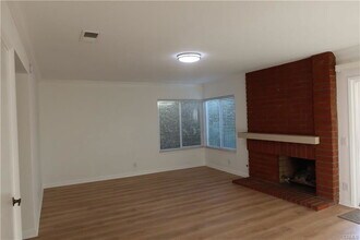 19 Alameda in Irvine, CA - Building Photo - Building Photo