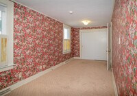 215 W John St photo'
