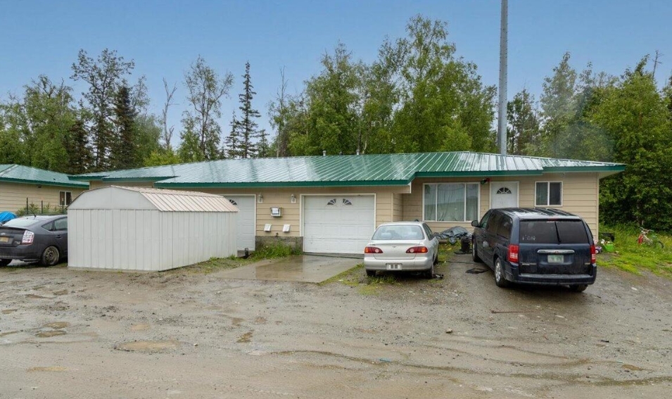 1400 E Seldon Rd in Wasilla, AK - Building Photo