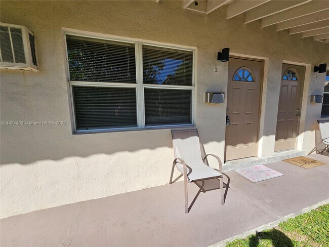 1723 Liberty St-Unit -2 in Hollywood, FL - Building Photo - Building Photo