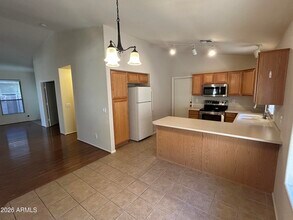 15948 W Latham St in Goodyear, AZ - Building Photo - Building Photo