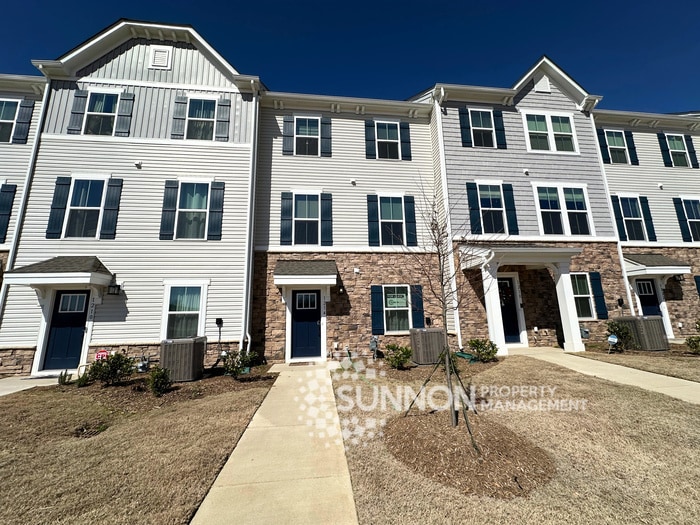 1214 Newell Towns Ln in Charlotte, NC - Building Photo