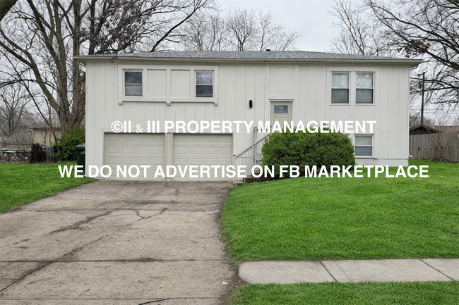 property at 816 S Montclaire Dr