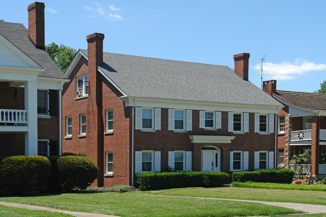 140 Cochran Rd in Lexington, KY - Foto de edificio