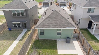 352 Witchhazel Way in San Marcos, TX - Building Photo - Building Photo