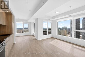 60 Central Park Roadway in Toronto, ON - Building Photo - Building Photo